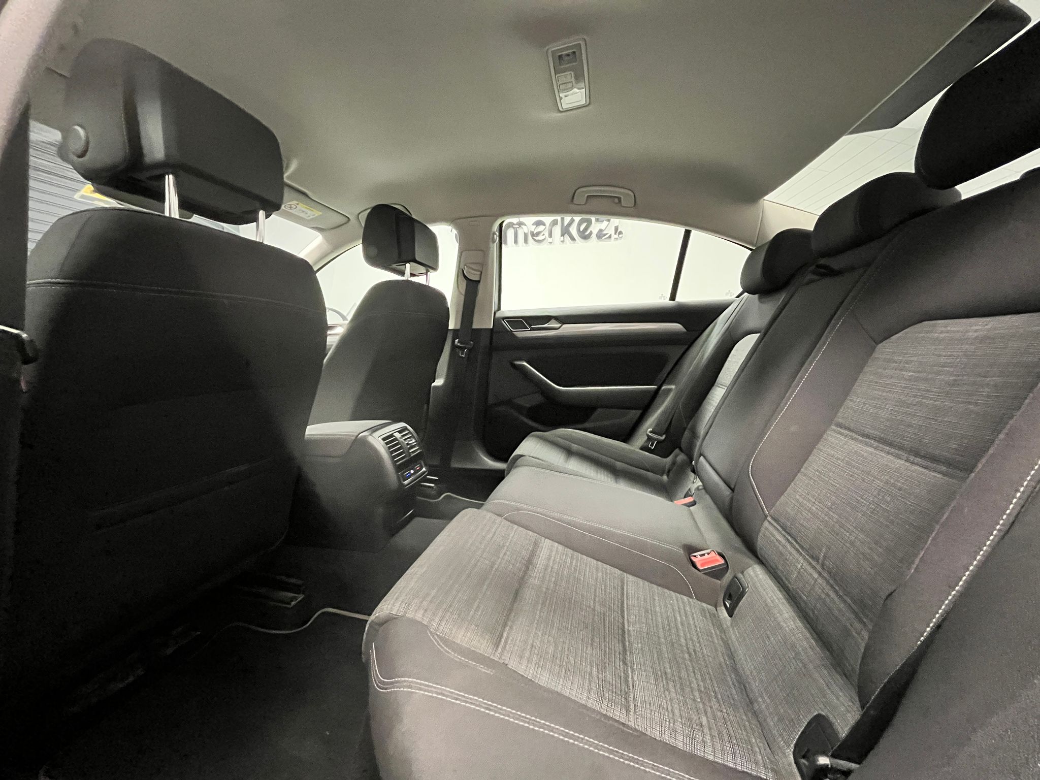 VOLKSWAGEN PASSAT 6